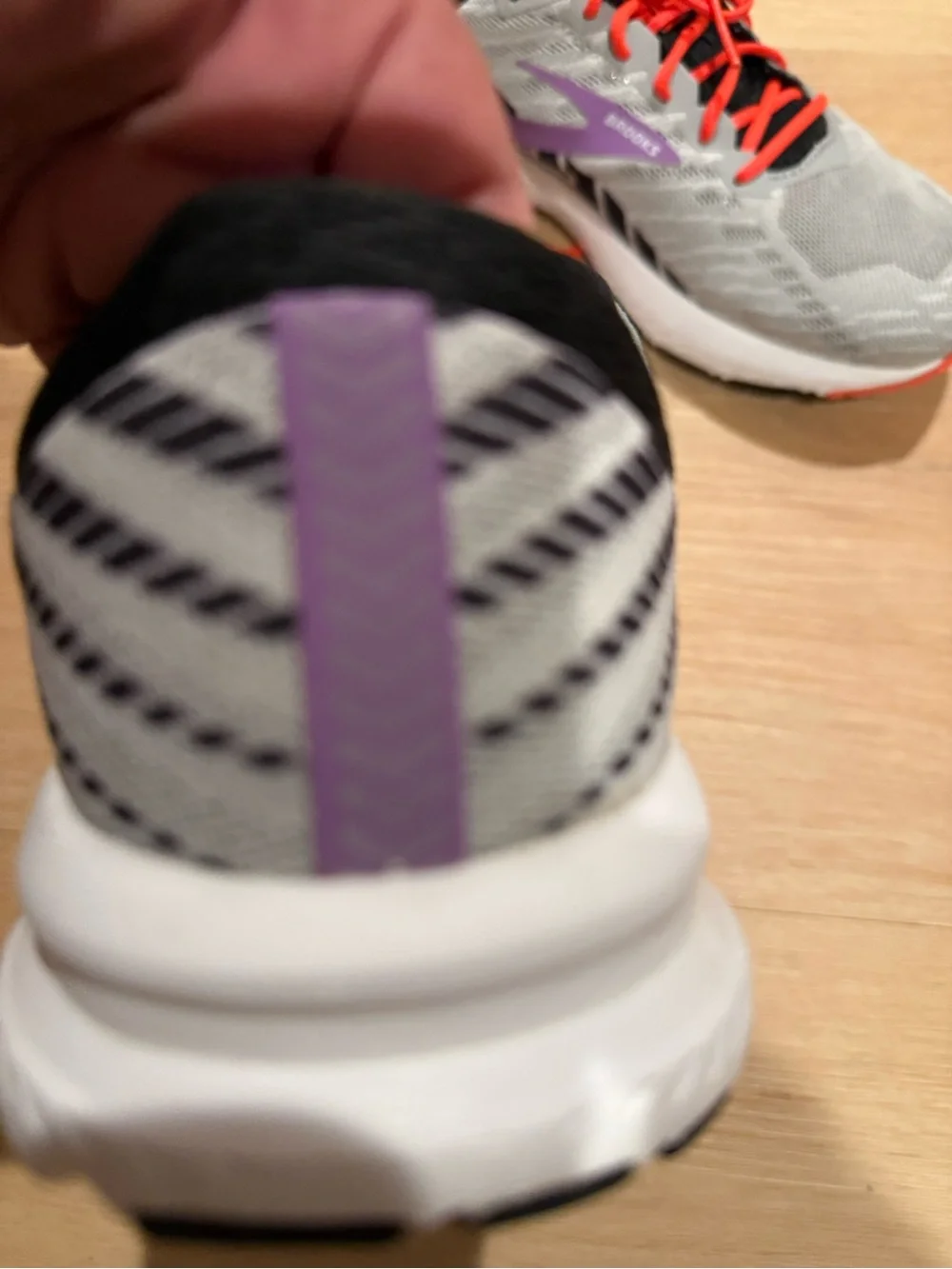 Brooks Launch 6 Women Sz 9.5 B